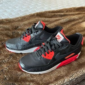 Men’s Nike AirMax size 11 excellent condition